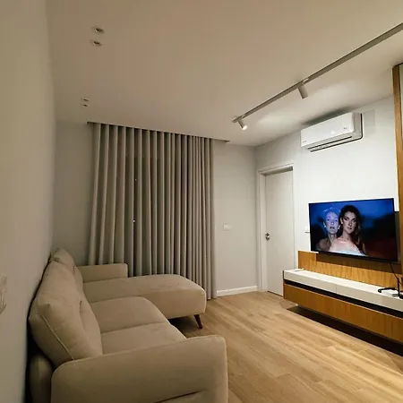 Four Seasons شقة